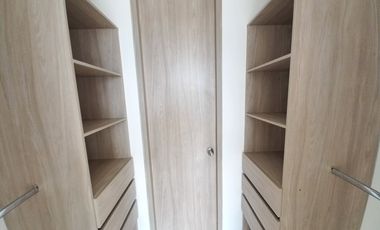 apartamento en arriendo en edificio infinity piso 20. Cod A13427