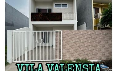 Jual rumah villa valencia surabaya