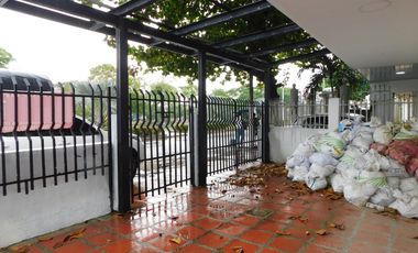 casa-local en arriendo en crespo. Cod A92684