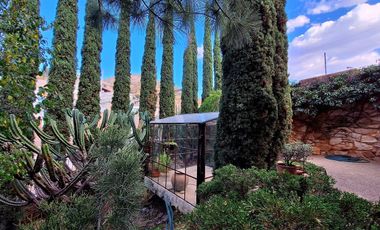 Casa en VENTA con vistas y rodeada de naturaleza cercana al  centro