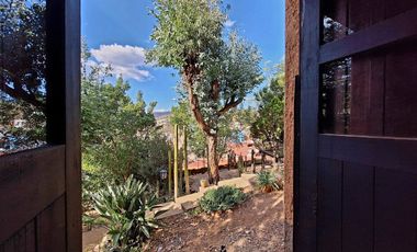 Casa en VENTA con vistas y rodeada de naturaleza cercana al  centro
