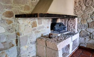 Casa en VENTA con vistas y rodeada de naturaleza cercana al  centro