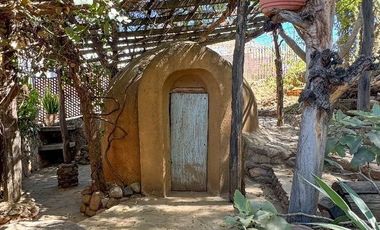 Casa en VENTA con vistas y rodeada de naturaleza cercana al  centro