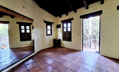 Casa en VENTA con vistas y rodeada de naturaleza cercana al  centro