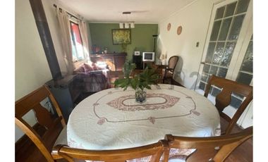 Se vende amplia casa en el sector  Collao