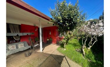 Se vende amplia casa en el sector  Collao