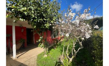 Se vende amplia casa en el sector  Collao