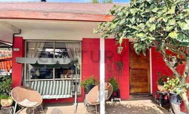 Se vende amplia casa en el sector  Collao