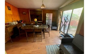 Se vende amplia casa en el sector  Collao