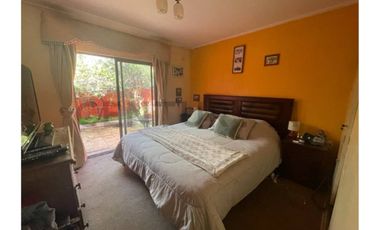 Se vende amplia casa en el sector  Collao