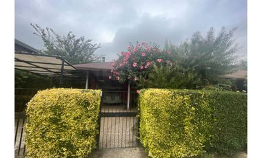 Se vende amplia casa en el sector  Collao