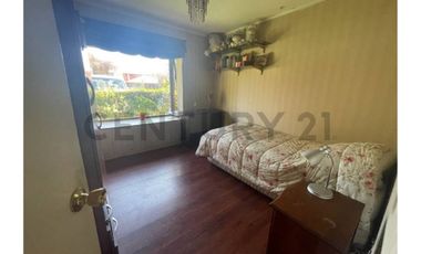 Se vende amplia casa en el sector  Collao