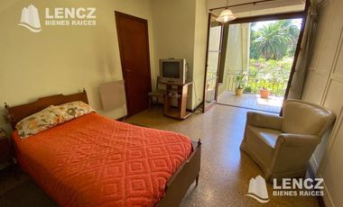 VENTA HERMOSO CHALET CON JARDIN/PARRILLA Y DTO 2 AMB AL FONDO -PLAZA DE LA CRUZ