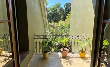 VENTA HERMOSO CHALET CON JARDIN/PARRILLA Y DTO 2 AMB AL FONDO -PLAZA DE LA CRUZ