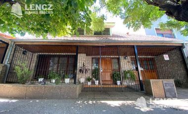 VENTA HERMOSO CHALET CON JARDIN/PARRILLA Y DTO 2 AMB AL FONDO -PLAZA DE LA CRUZ