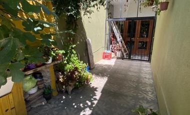 VENTA HERMOSO CHALET CON JARDIN/PARRILLA Y DTO 2 AMB AL FONDO -PLAZA DE LA CRUZ