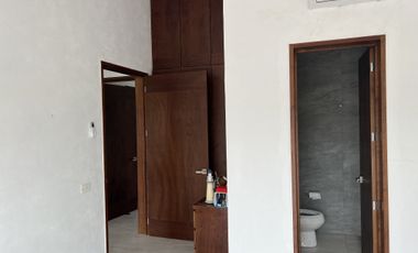 PRECIOSA RESIDENCIA COLINDANTE AL GREEN FRACC PARAÍSO COUNTRY CLUB