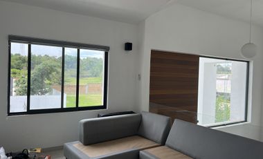 PRECIOSA RESIDENCIA COLINDANTE AL GREEN FRACC PARAÍSO COUNTRY CLUB