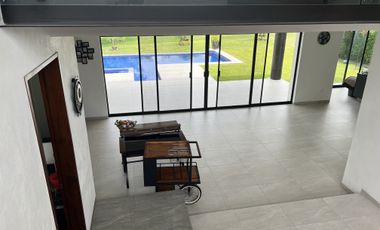 PRECIOSA RESIDENCIA COLINDANTE AL GREEN FRACC PARAÍSO COUNTRY CLUB