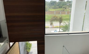 PRECIOSA RESIDENCIA COLINDANTE AL GREEN FRACC PARAÍSO COUNTRY CLUB