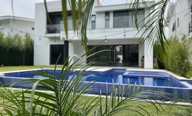 PRECIOSA RESIDENCIA COLINDANTE AL GREEN FRACC PARAÍSO COUNTRY CLUB