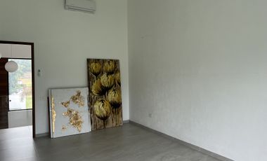 PRECIOSA RESIDENCIA COLINDANTE AL GREEN FRACC PARAÍSO COUNTRY CLUB