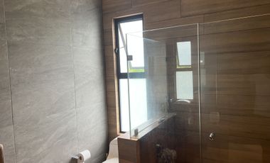 PRECIOSA RESIDENCIA COLINDANTE AL GREEN FRACC PARAÍSO COUNTRY CLUB