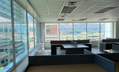Oficina en Arriendo en Ciudad Empresarial / Av. del Valle / Av. del Parque