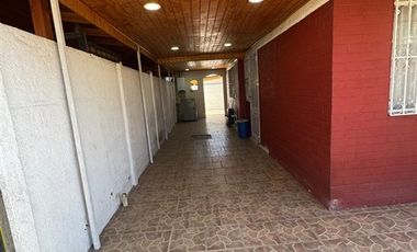 HERMOSA, LUMINOSA Y AMPLIA PROPIEDAD EN VILLA LOS AROMOS