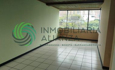 oficina en arriendo en cabecera del llano. Cod A3964