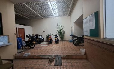 edificio en arriendo en el centro. Cod A121247