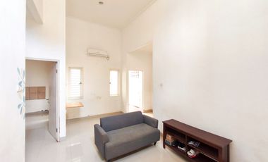 Rumah Strategis 15 menit ke RSU Hermina Serpong Hadap Utara J-45686