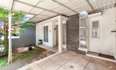 Rumah Strategis 15 menit ke RSU Hermina Serpong Hadap Utara J-45686