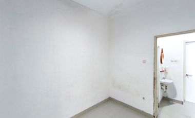 Rumah Strategis 15 menit ke RSU Hermina Serpong Hadap Utara J-45686