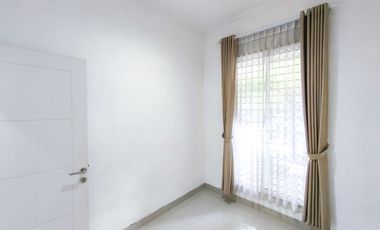 Rumah Strategis 15 menit ke RSU Hermina Serpong Hadap Utara J-45686