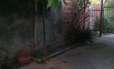 Amplia casa con local y dependencia de servicios, interesante oportunidad