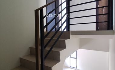 Disewakan Rumah Di Cluster Regia Summarecon Crown Gading Bekasi