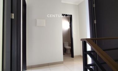Disewakan Rumah Di Cluster Regia Summarecon Crown Gading Bekasi