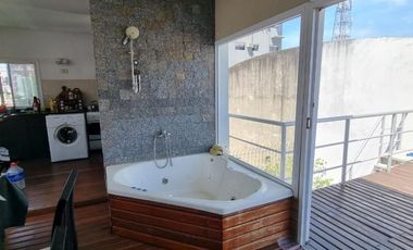 Inmejorable ubicación Consultorios mas departamento