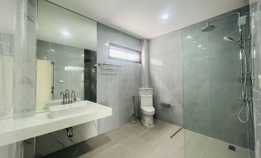 5 Bedroom House for sale at World Club Land