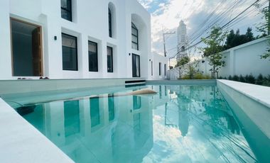 5 Bedroom House for sale at World Club Land