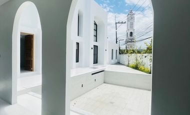 5 Bedroom House for sale at World Club Land
