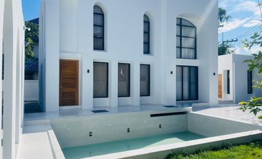 5 Bedroom House for sale at World Club Land