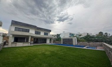 CASA EN VENTA EN FRACCIONAMIENTO LOMAS DE COCOYOC MORELOS