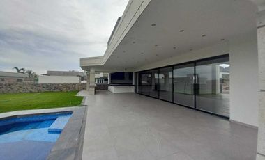 CASA EN VENTA EN FRACCIONAMIENTO LOMAS DE COCOYOC MORELOS