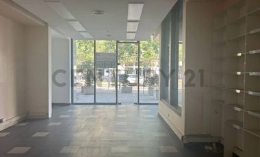 SE ARRIENDA LOCAL VITACURA CON VESPUCIO