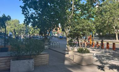 SE ARRIENDA LOCAL VITACURA CON VESPUCIO