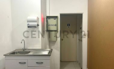 SE ARRIENDA LOCAL VITACURA CON VESPUCIO