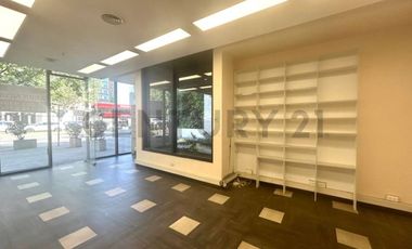 SE ARRIENDA LOCAL VITACURA CON VESPUCIO