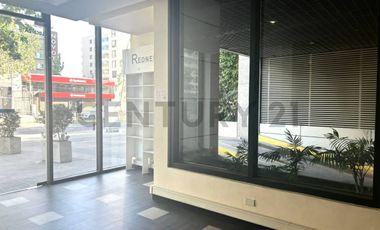 SE ARRIENDA LOCAL VITACURA CON VESPUCIO